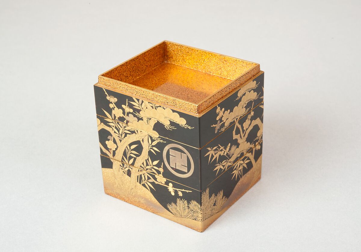 Tiered Incense Box (Jūkōgō) with Family Crest, Pine, Bamboo, and Plum, Lacquer with sprinkled gold, Japan