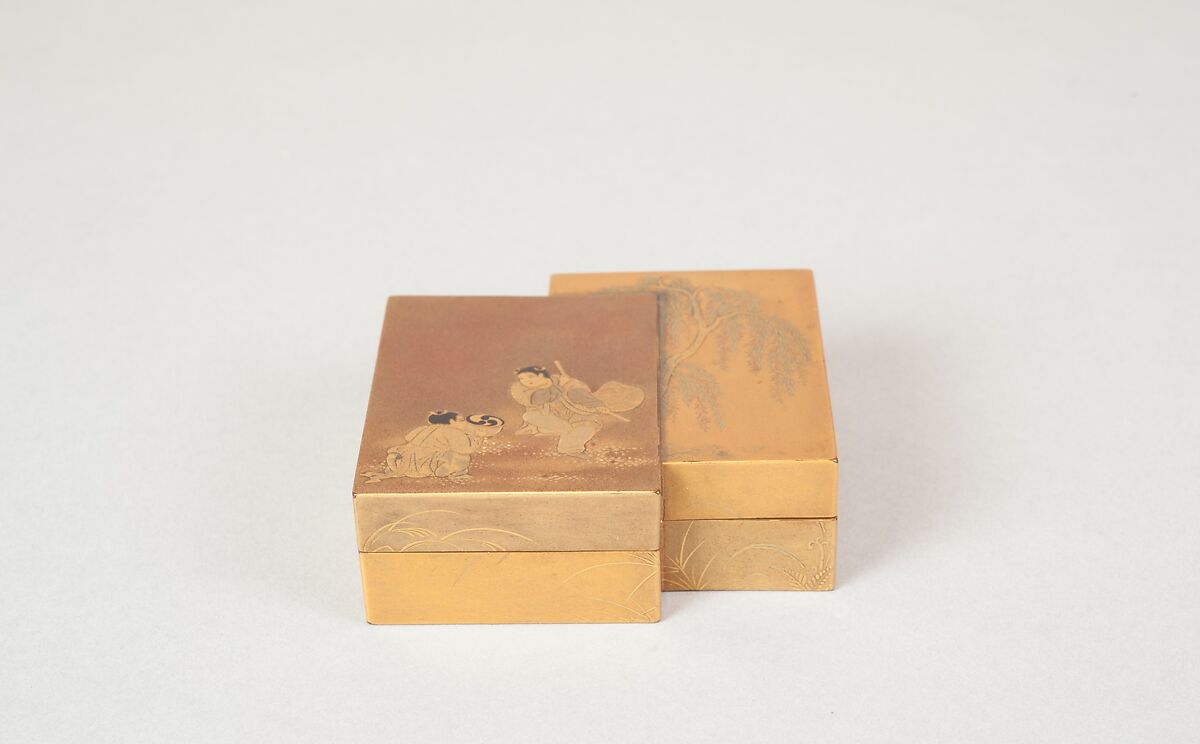 Box with tray, Gold lacquer, Japan