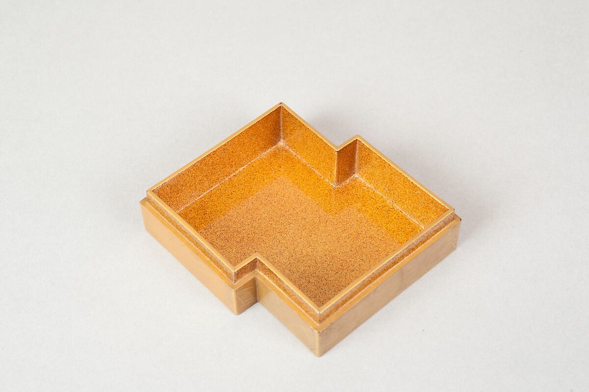 Box with tray, Gold lacquer, Japan