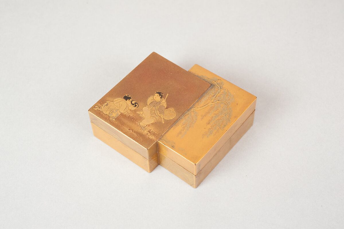 Box with tray, Gold lacquer, Japan 