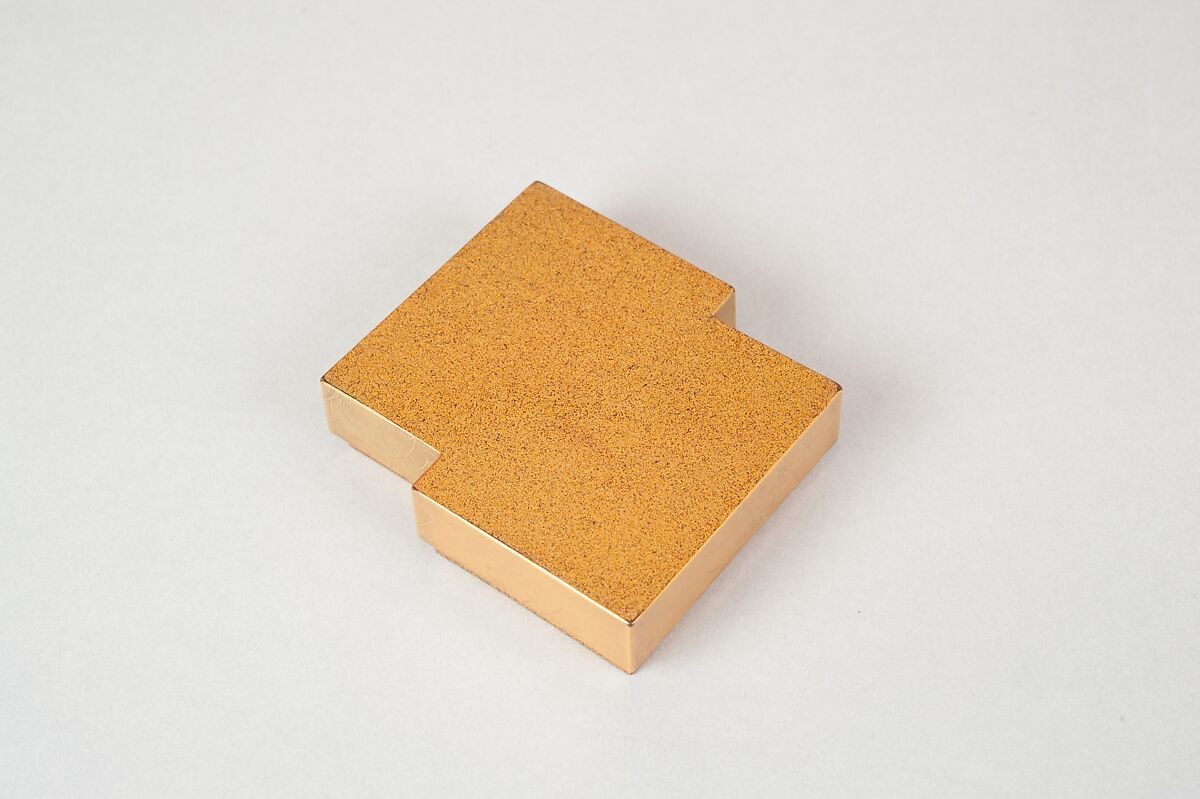 Box with tray, Gold lacquer, Japan