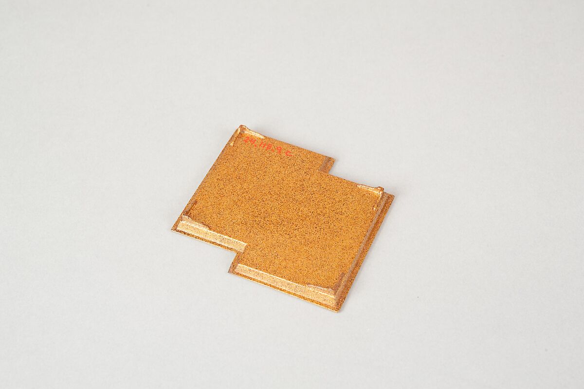 Box with tray, Gold lacquer, Japan