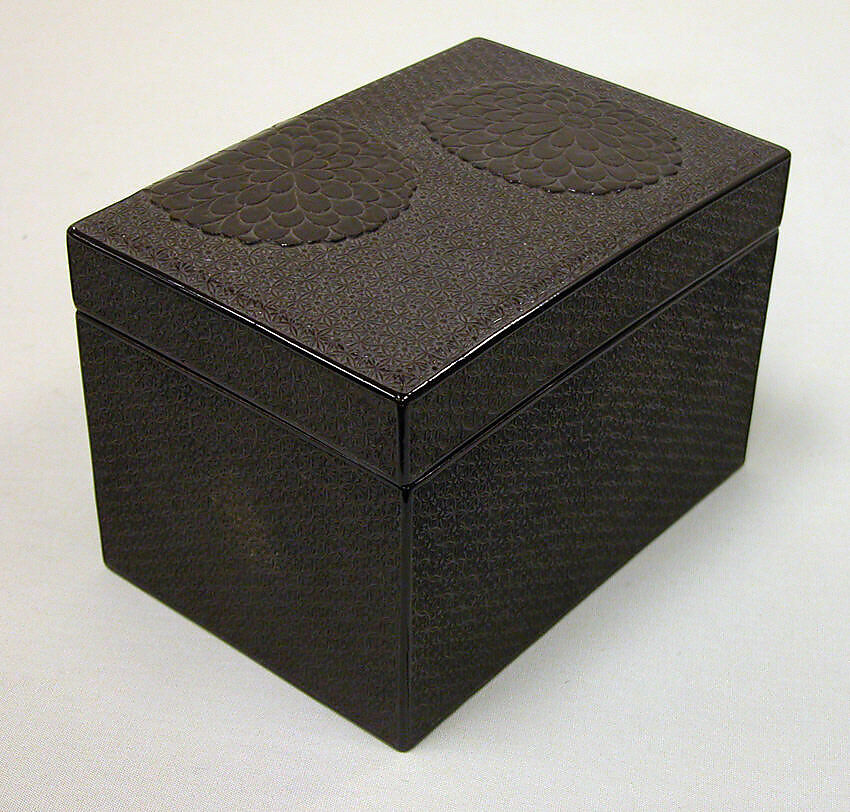 Box with tray, Lacquer, Japan 