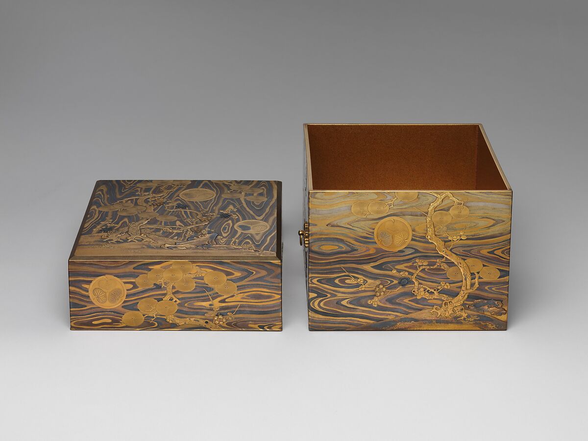 Box for Hair Ornaments (motoyui-bako) with Pine, Bamboo, Plum, and Tokugawa Family Crest on Wood-Grain Ground, Lacquered wood with gold, silver takamaki-e, hiramaki-e, togidashimaki-e, gold and silver foil application, gold and silver inlay on wood-grain lacquer ground, Japan