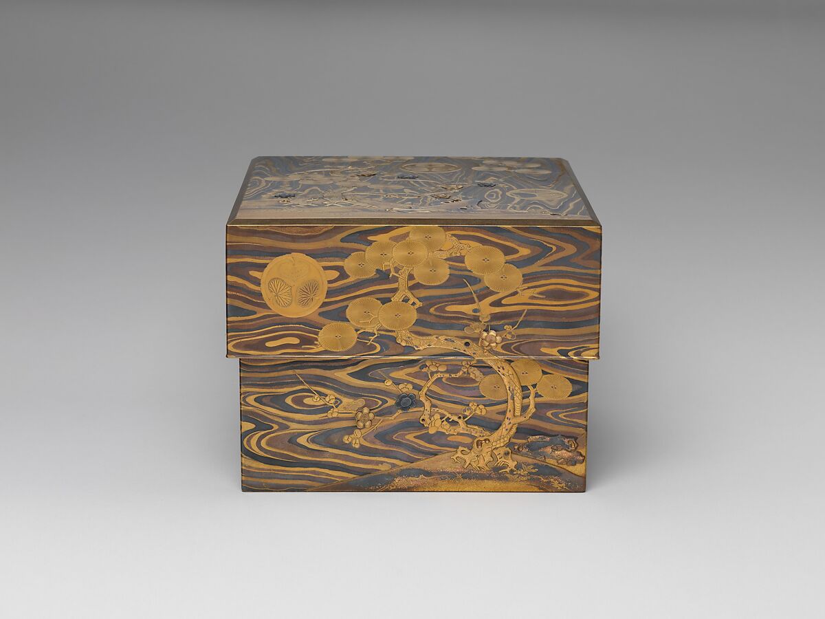 Box for Hair Ornaments (motoyui-bako) with Pine, Bamboo, Plum, and Tokugawa Family Crest on Wood-Grain Ground, Lacquered wood with gold, silver takamaki-e, hiramaki-e, togidashimaki-e, gold and silver foil application, gold and silver inlay on wood-grain lacquer ground, Japan