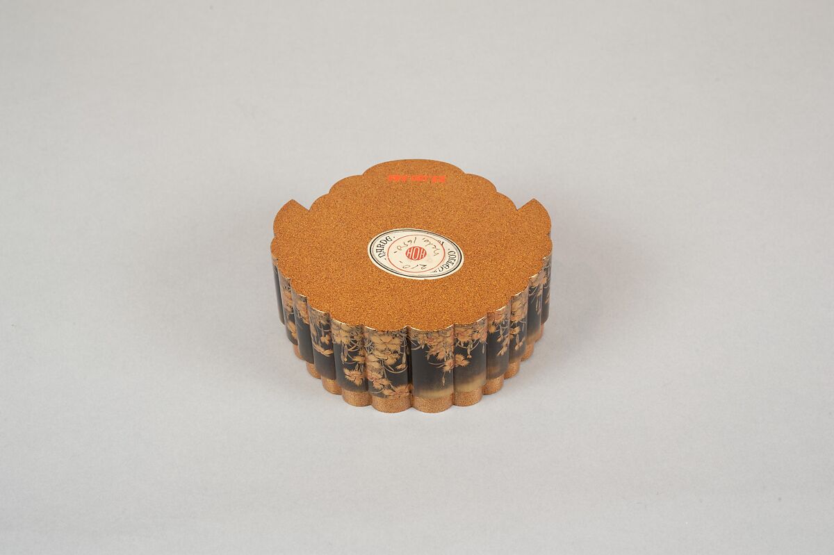 Box in Shape of Butterfly with Design of Wild Pinks on Side, Lacquer with gold, silver, and mother-of-pearl, Japan