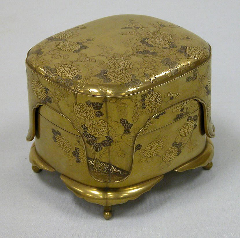 Incense Box with Tray, Cover and Four Small Boxes, Gold lacquer, Japan