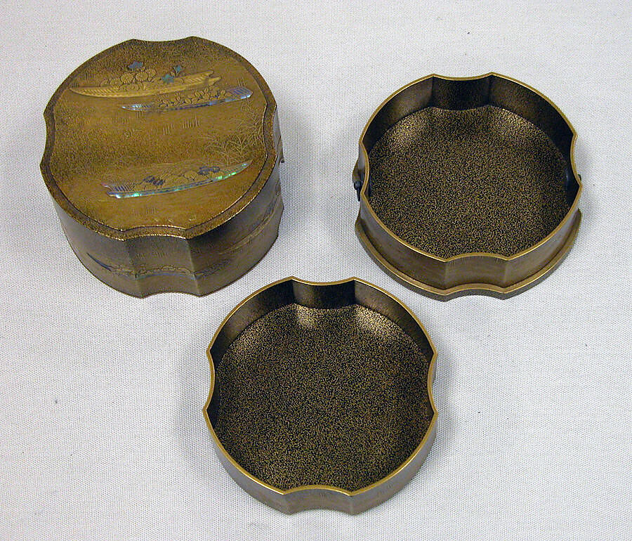 Set of Two Boxes with Cover, Gold lacquer with mother-of-pearl inlay, Japan