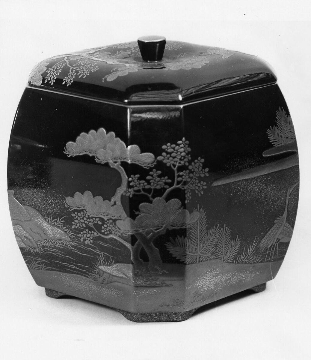 Tea jar, Rō-iro lacquer decorated with cranes in landscape, in gold takamakie with shading yasuriko and kirikane; interior lined with metal; underside of lid and bottom nashiji, Japan