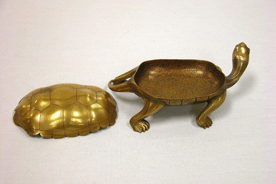 Box in Shape of Tortoise, Gold lacquer, Japan