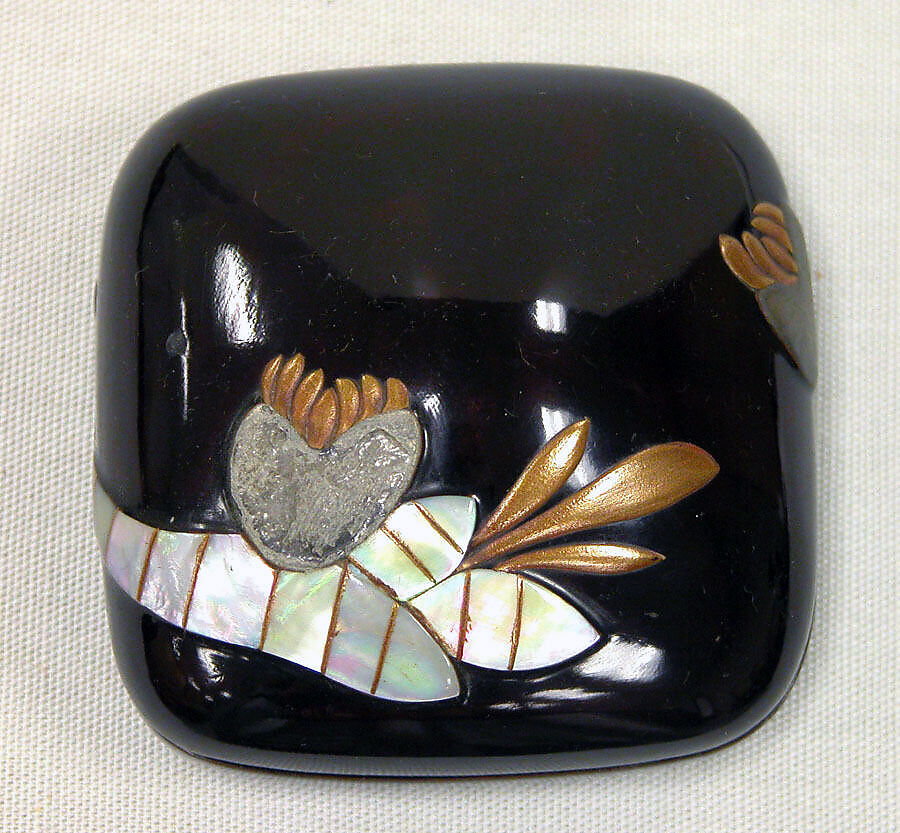 Incense box, Gold takamaki-e, tin and mother-of-pearl inlay on black ground, Japan