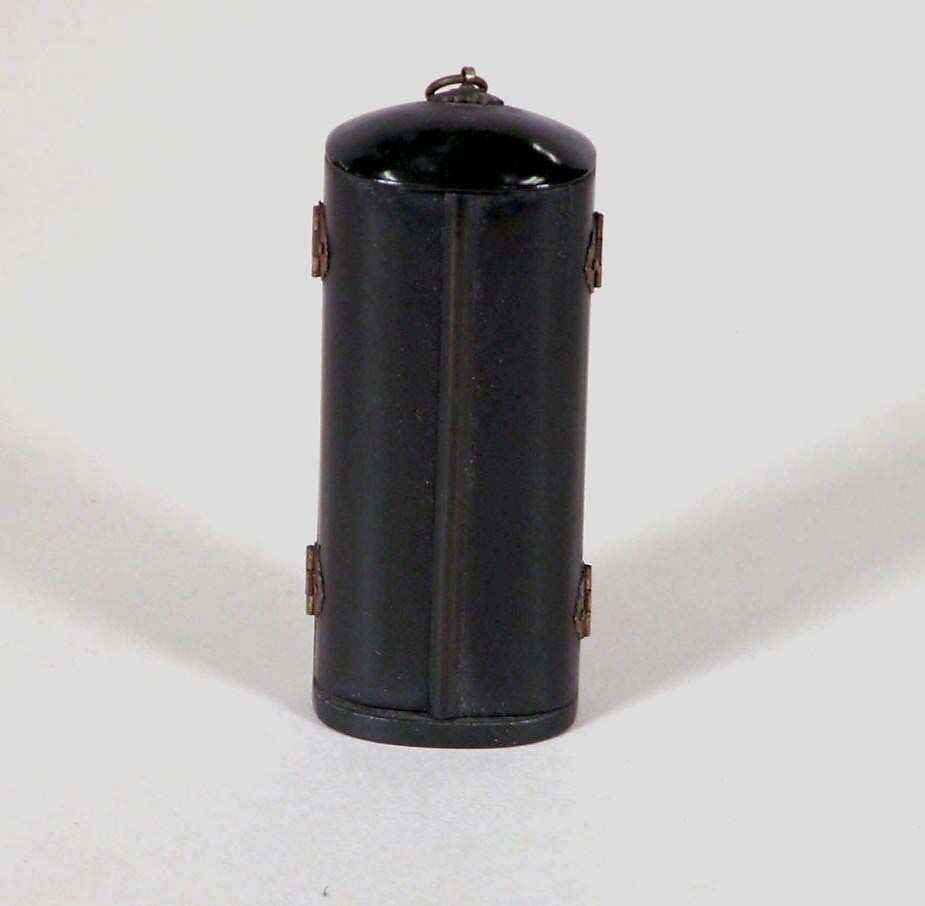 Portable Shrine (zushi) with Shō Kannon, the Bodhisattva of Compassion, Wood with lacquer, gold, bronze fittings, Japan