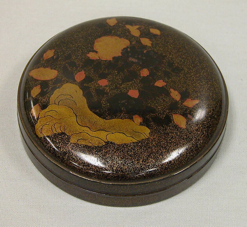 Box with cover, Maki-e lacquer on black ground with red and gold, Japan 
