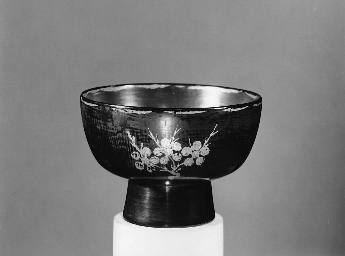 Bowl, Wood with red- and gold-lacquer decoration on black lacquer, Japan 