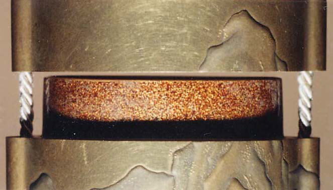 Case (Inrō) with Design of Chinese-Style Buildings in a Mountain Landscape (obverse); Boats on Waves in a Mountain Landscape (reverse), Lacquer, kinji, gold and silver hiramakie, takamakie and kirigane; Interior: nashiji and fundame, Japan