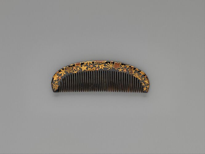 Lacquer Comb with Maple Leaves

