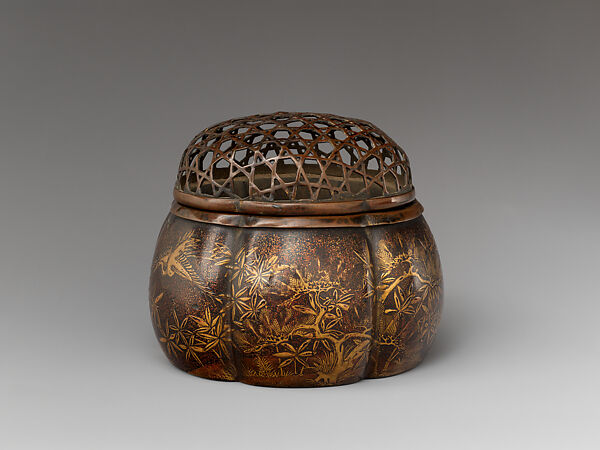 Melon-Shaped Incense Burner (Akoda Kōro) with Cranes, Turtles, Pine, and Bamboo, Lacquered wood with gold takamaki-e and hiramaki-e on nashiji (“pear-skin ground”), Japan