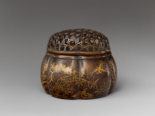 Melon-Shaped Incense Burner (Akoda Kōro) with Cranes, Turtles, Pine, and Bamboo, Lacquered wood with gold takamaki-e and hiramaki-e on nashiji (“pear-skin ground”), Japan