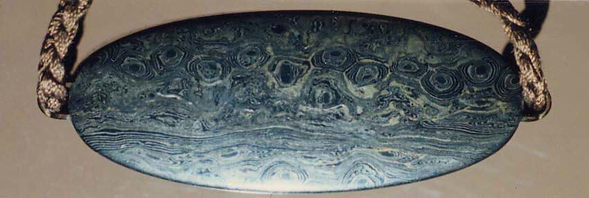 Metal Inrō with Flower Medallions, Inrō: four cases; mokume-gane (wood grain) mixed-metal laminate with gold and silver hiramaki-e; ojime: cloisonné bead with shippō pattern; netsuke: kagamibuta-type with chrysanthemums and butterfly; various metals, Japan