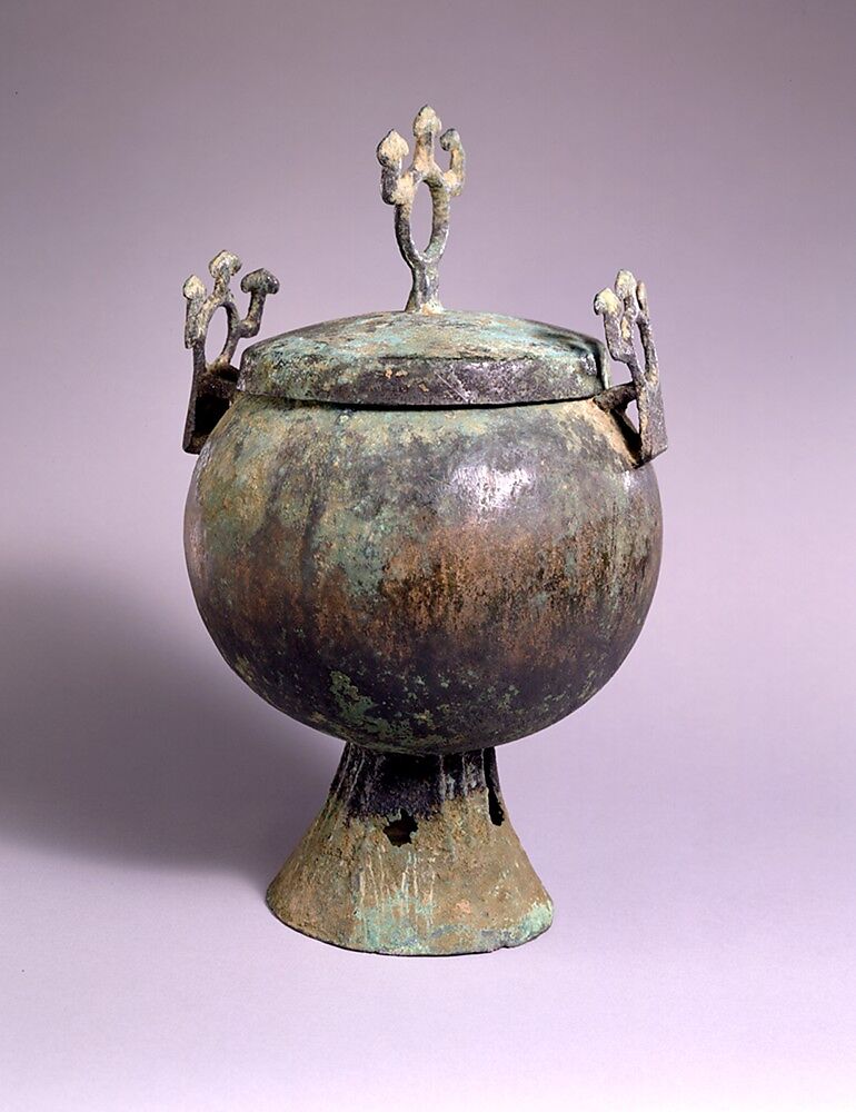 Cauldron with lid (Fu), Bronze, North China 