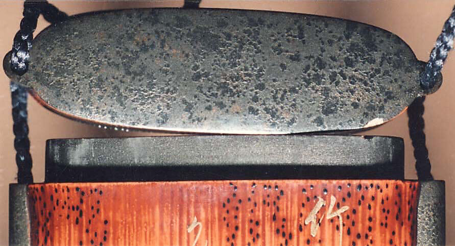 Inrō with Snail on Bamboo (obverse) and Poem (reverse), Ganbun (Japanese, active until 1870s), Single case; lacquered wood imitating bamboo with pewter and silver inlay and gold hiramaki-e Netsuke: bamboo; lacquered wood with gold hiramaki-e and stained ivory inlay Ojime: snail; copper, Japan