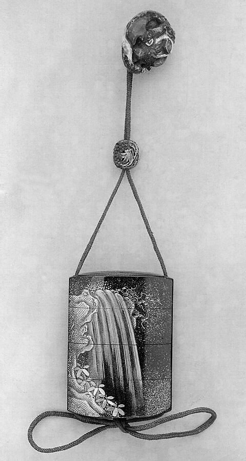 Case (Inrō) with Design of Lion (obverse);  Waterfall (reverse), Lacquer, roiro, nashiji, gold, silver, black and red hiramakie, togidashi; Interior: nashiji and fundame, Japan