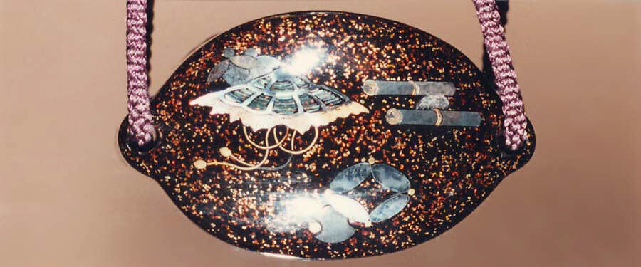 Case (Inrō) with Design of Cranes and Pines with Takaramono (Mythical Treasure), Lacquer, roiro, nashiji, gold foil, hiramakie, aogai inlay; Interior: nashiji and fundame, Japan