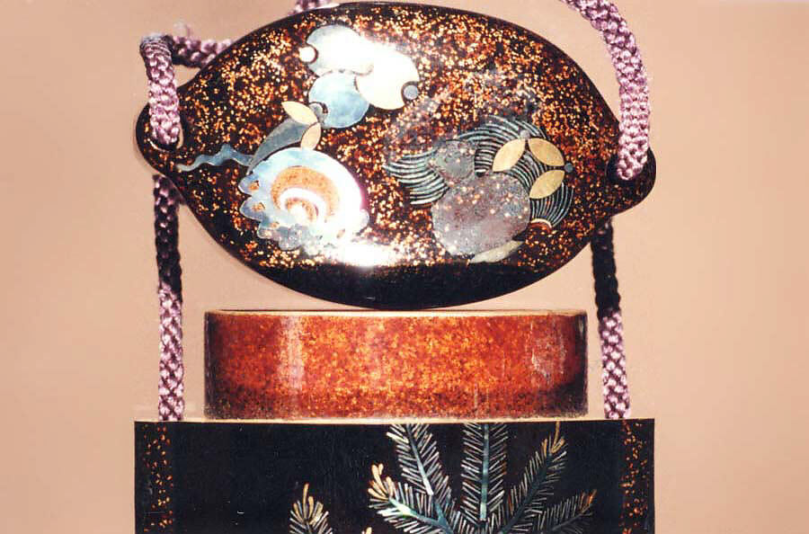 Case (Inrō) with Design of Cranes and Pines with Takaramono (Mythical Treasure), Lacquer, roiro, nashiji, gold foil, hiramakie, aogai inlay; Interior: nashiji and fundame, Japan
