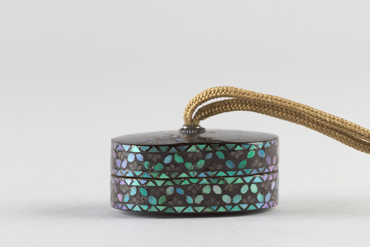 Case (Inrō) with Chinese-Style Landscape, Lacquer, roiro, nashiji, gold foil, aogai inlay; Interior: nashiji and fundame, Japan