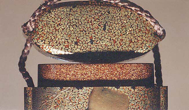 Case (Inrō) with Design of Doves and Pine Branch, Hakugyoku Hogen, Lacquer, hirame, gold, black, red and silver hiramakie, takamakie; Interior: nashiji and fundame, Japan