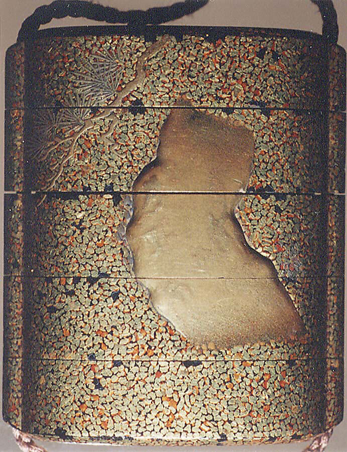 Case (Inrō) with Design of Doves and Pine Branch, Hakugyoku Hogen, Lacquer, hirame, gold, black, red and silver hiramakie, takamakie; Interior: nashiji and fundame, Japan