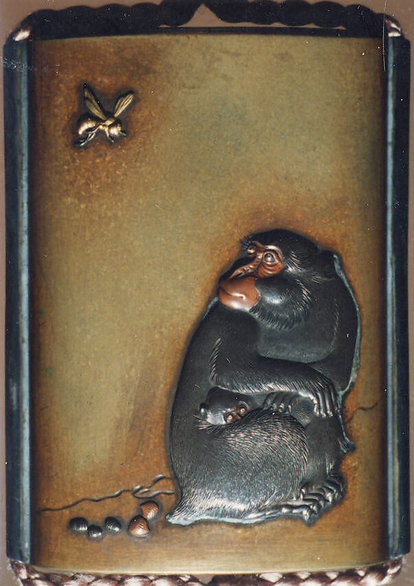 Case (Inrō) with Design of Seated Monkey Looking at a Wasp (obverse); Crabs with Fan beside Waves (reverse), Mori Sosen (Japanese, 1747–1821), Metal, brass metal, incised, various applied metals; Interior: silver metal, Japan