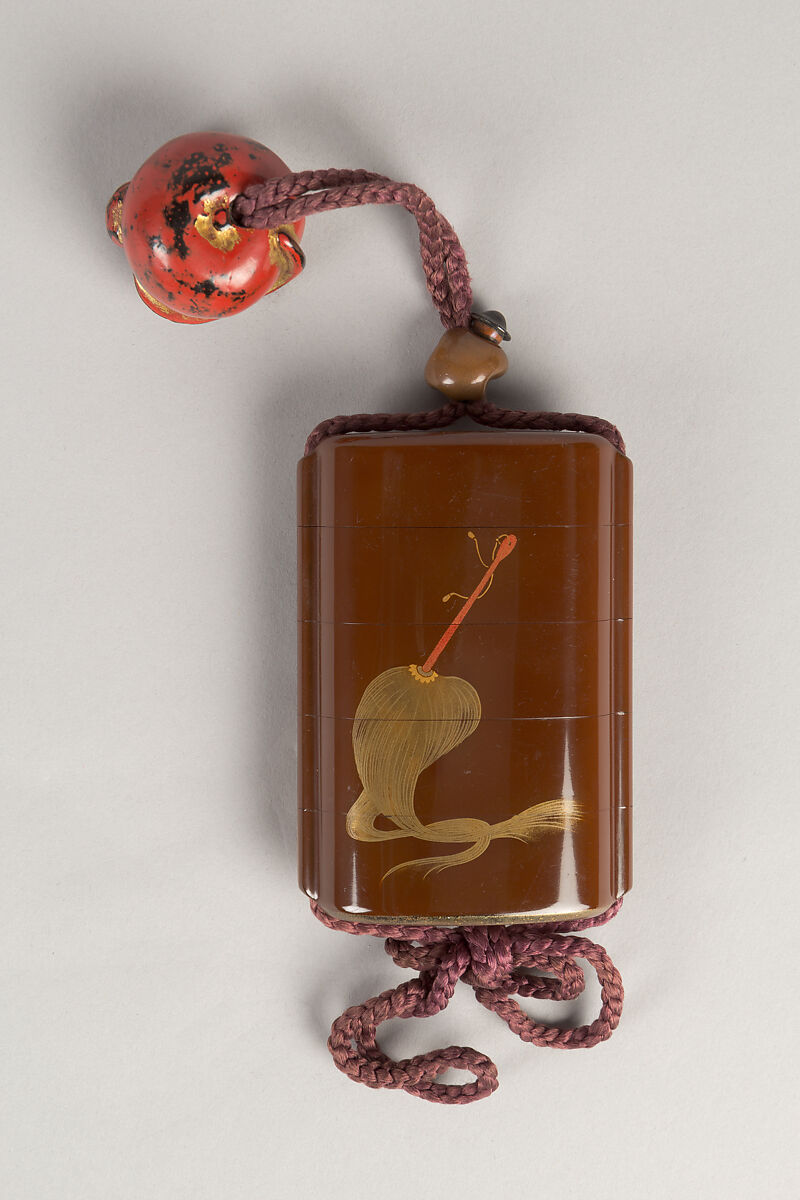Case (Inrō) with Design of Daruma (obverse);  Fly Whisk (Hossu) (reverse), Lacquer, tan, brown ground, gold, black and red togidashi; Interior: nashiji and fundame, Japan