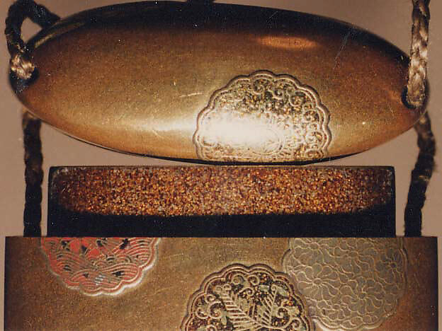 Case (Inrō) with Design of Scalloped Medallions, Gold maki-e and colored lacquer, Japan