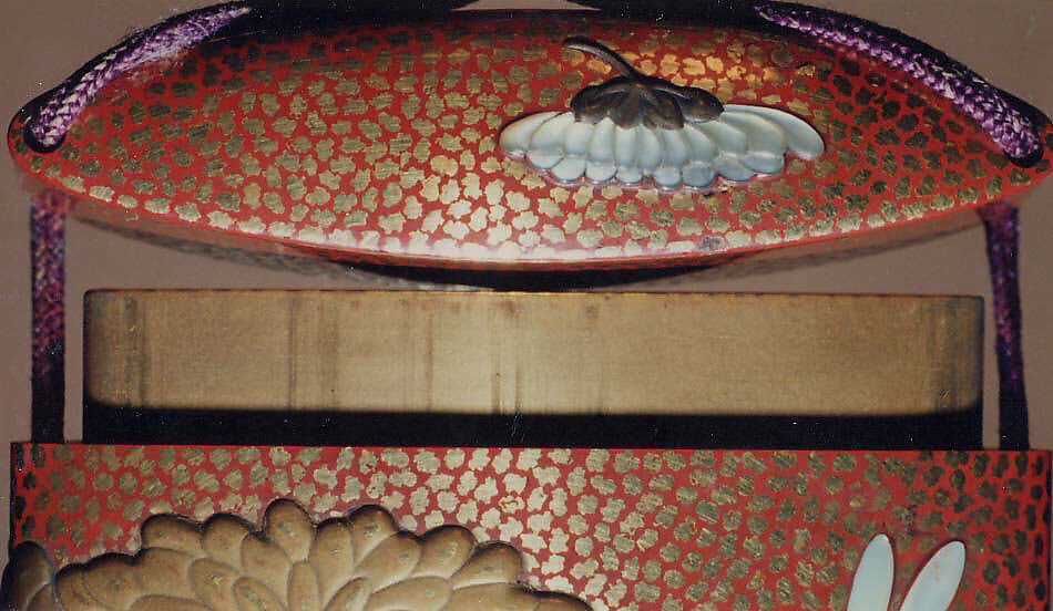 Case (Inrō) with Design of Large Chrysanthemum Blossoms, Lacquer, red, hirame, gold, silver and black takamakie, raden inlay; Interior: red lacquer and fundame, Japan