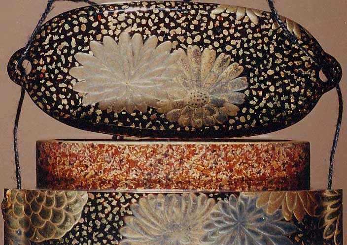 Case (Inrō) with Design of Chrysanthemum Blossoms, Lacquer, roiro, hirame, gold, silver hiramakie, gold foil; Interior: nashiji and fundame, Japan