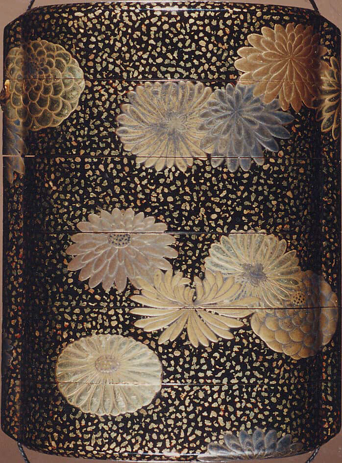 Case (Inrō) with Design of Chrysanthemum Blossoms, Lacquer, roiro, hirame, gold, silver hiramakie, gold foil; Interior: nashiji and fundame, Japan