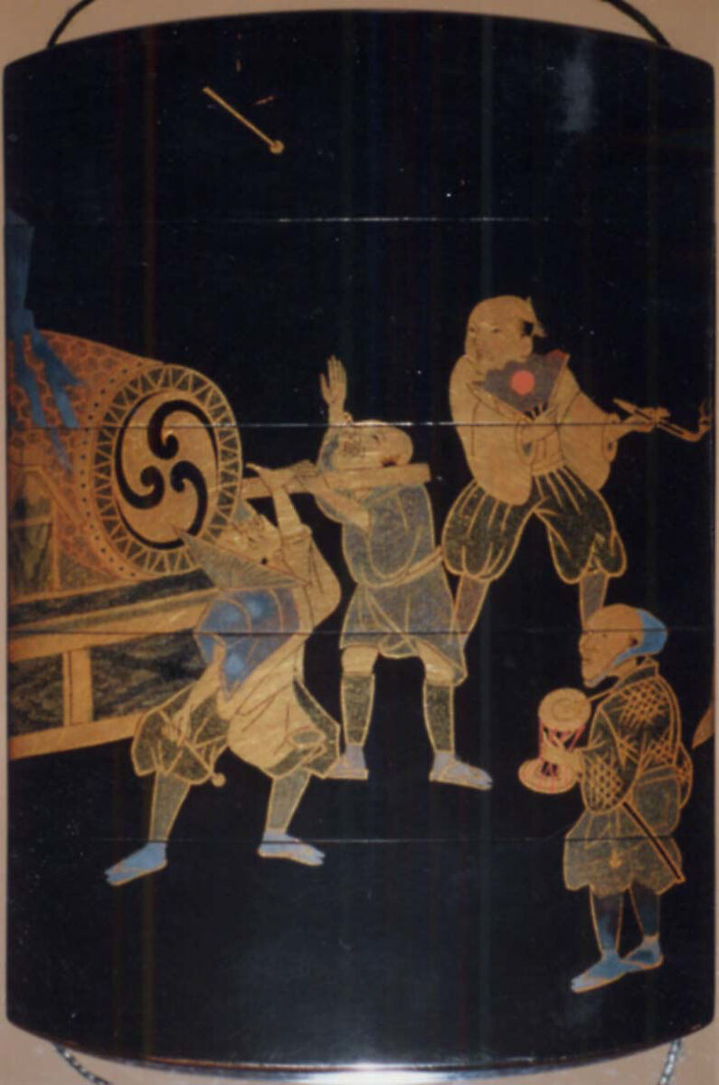 Case (Inrō) with Design of Dancer, Musicians and Drum, Lacquer, roiro, gold and coloured togidashi; Interior: nashiji and fundame, Japan