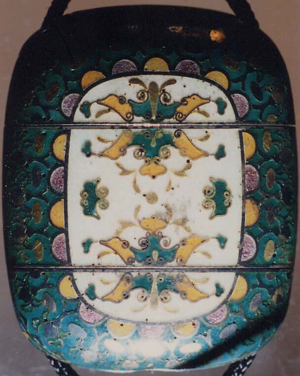 Case (Inrō) with Design of Stylized Flowers and Scrolls, Metal cloisonne, metal, cloisonne, green, white, yellow and grey enamels; Interior: silver metal, Japan