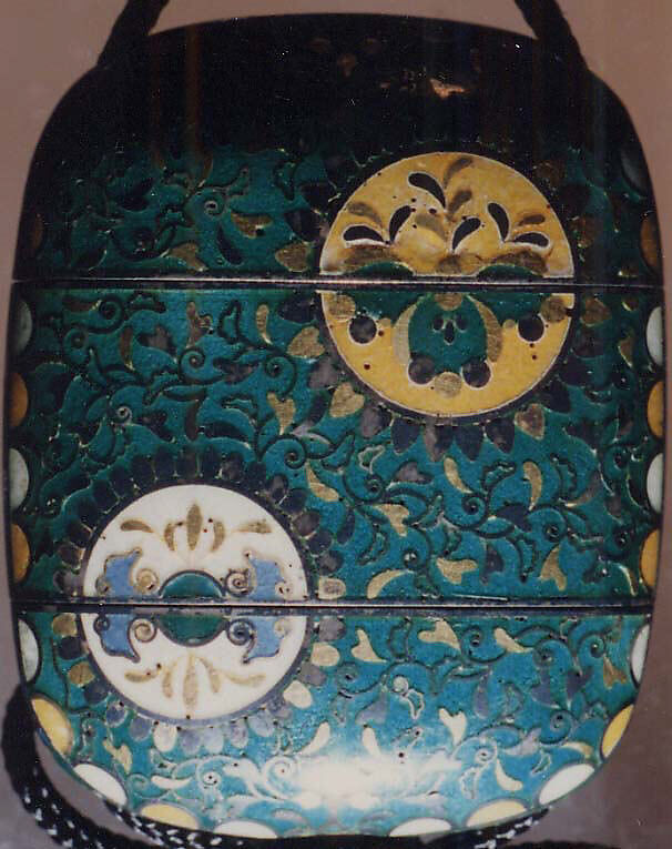 Case (Inrō) with Design of Stylized Flowers and Scrolls, Metal cloisonne, metal, cloisonne, green, white, yellow and grey enamels; Interior: silver metal, Japan