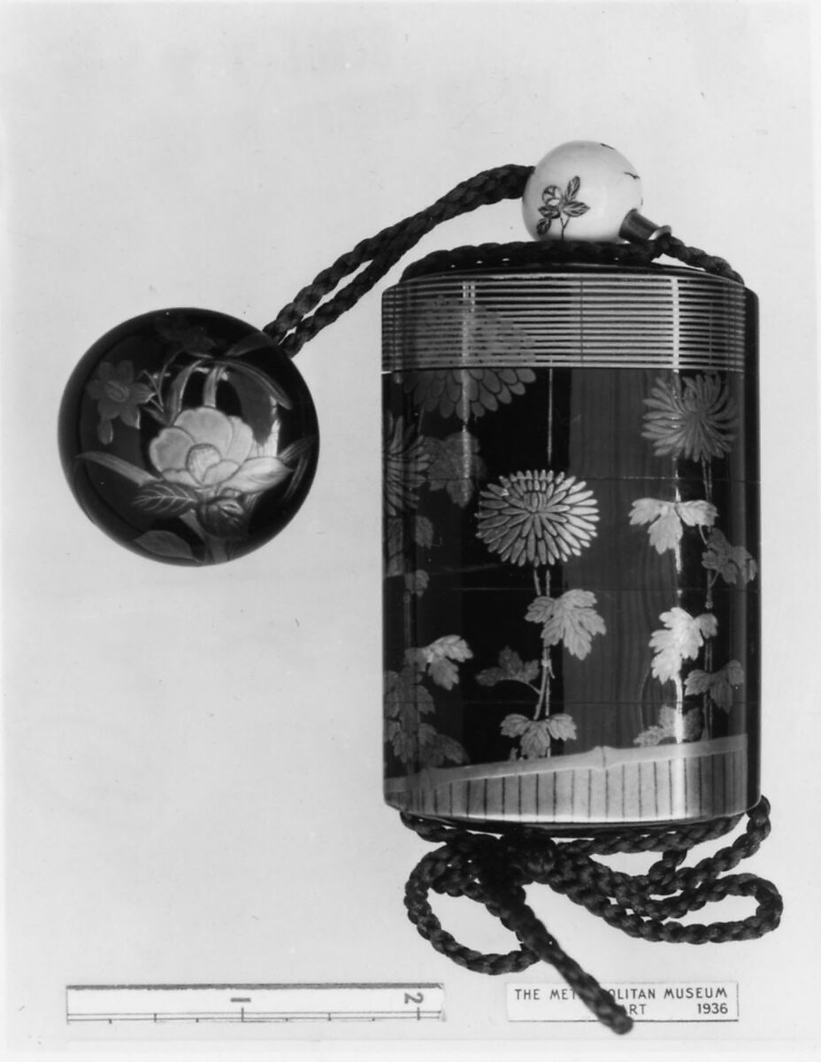 Case (Inrō) with Design of Chrysanthemums Beneath Bamboo Blinds, Lacquer, roiro, gold, silver, blue and red togidashi; Interior: nashiji and fundame, Japan