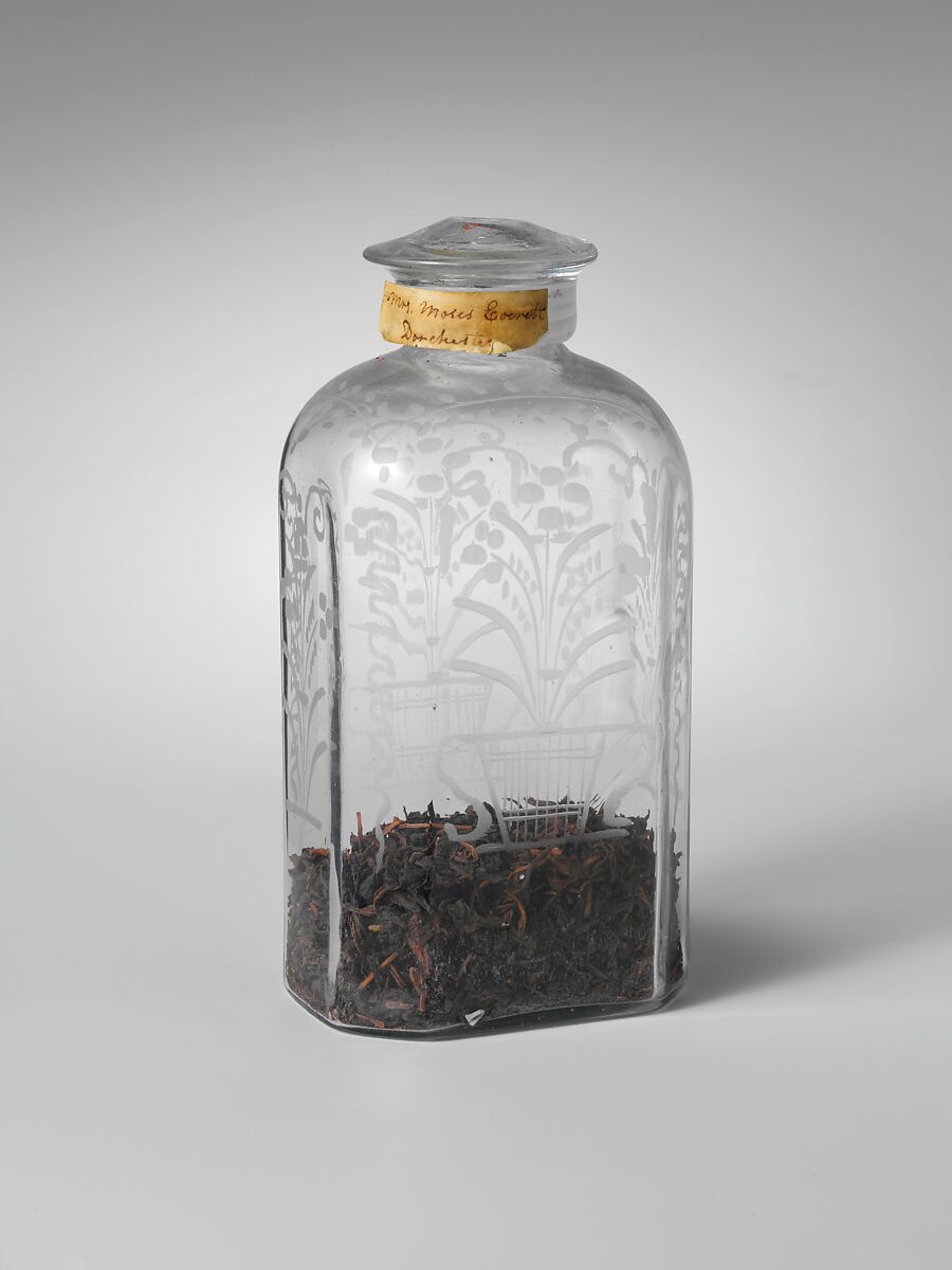 Bottle, Non-lead glass with engraved decoration 