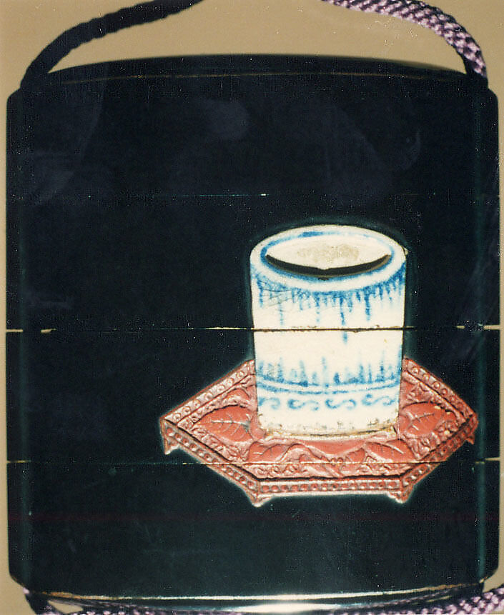 Case (Inrō) with Design of Brushpot on Carved Tsuishu Tray (obverse); Gameboard and Markers (reverse), Lacquer, roiro, gold hiramakie, tsuishu, pottery and raden; Interior: roiro and fundame, Japan