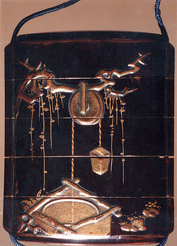 Case (Inrō) with Design of Gibbon Reaching for Frog (Symbol of Moon) (obverse); Well with Bucket (reverse), Lacquer, roiro, gold, silver and brown hiramakie, takamakie, applied metal; Interior: nashiji and fundame, Japan