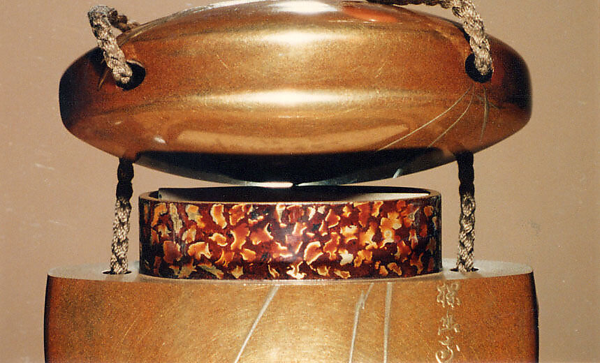 Case (Inrō) with Design of Goose Flying Down (obverse); Inscription and Seal beside Reeds (reverse), Kano Morinobu, Lacquer, kinji, gold, red and silver hiramakie, takamakie; Interior: gyobu nashiji and fundame, Japan