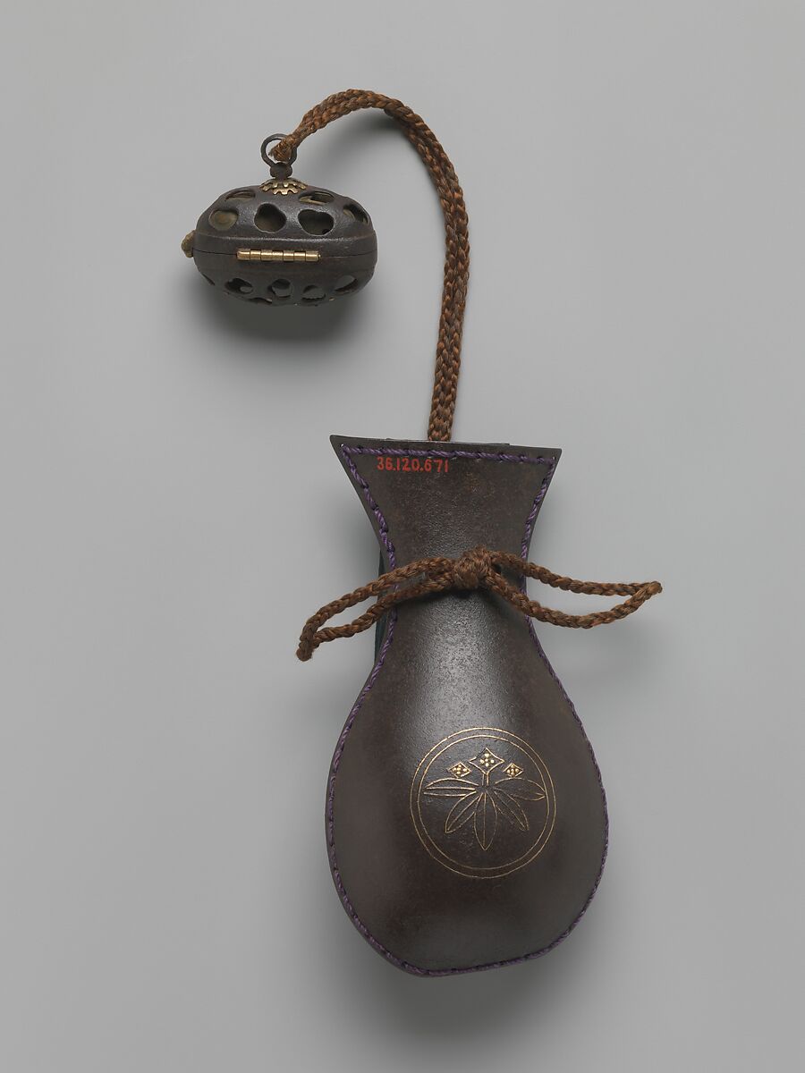 Tobacco pouch, Iron, Japan