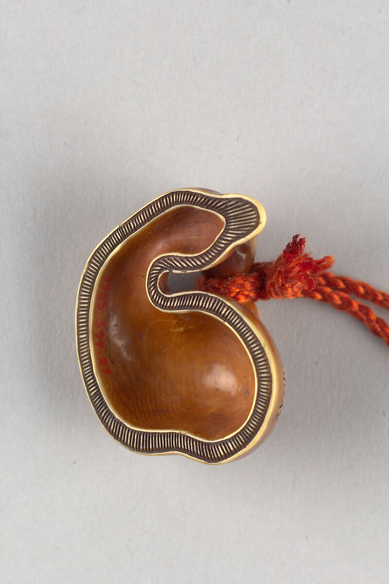 Netsuke of a Small Gourd on a Halved-Gourd, Anraku (Japanese), Ivory, Japan