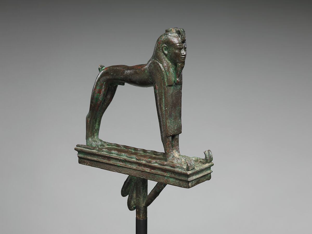 Barque Sphinx, Leaded bronze 