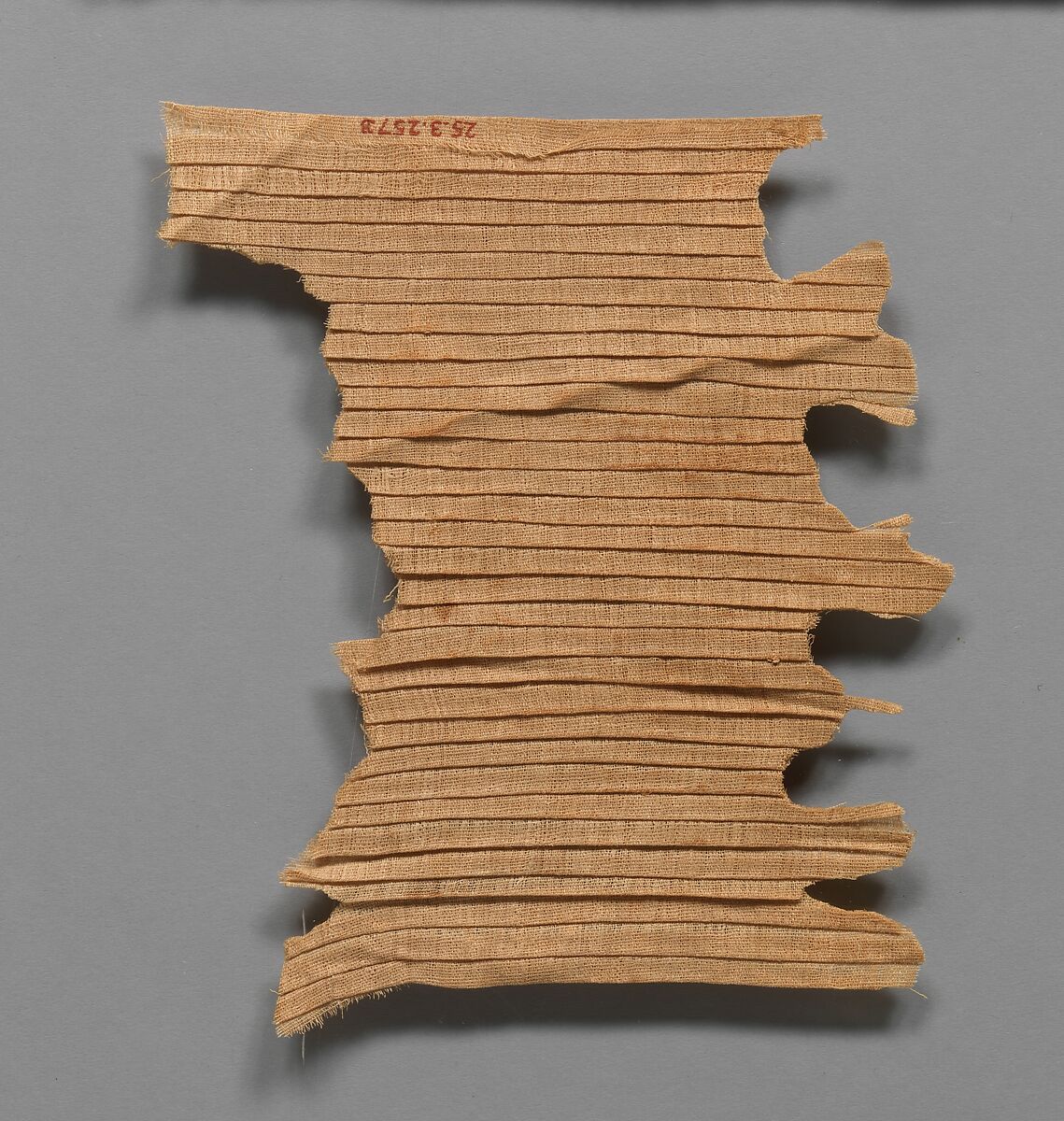 Pleated linen of queen Neferu, Linen