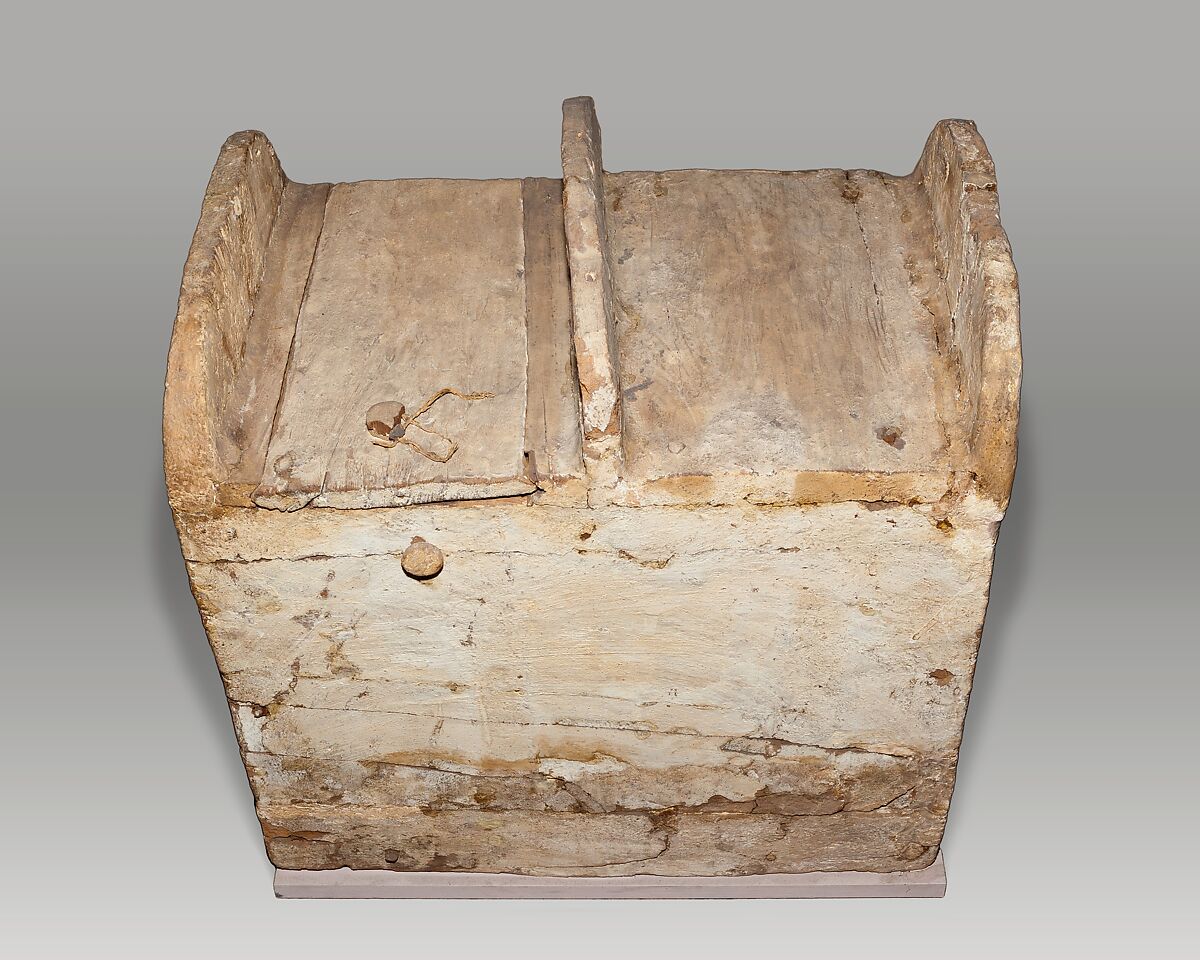 Shabti Box of Henettawy (C), Daughter of Isetemkheb, Wood, whitewash, fiber, mud